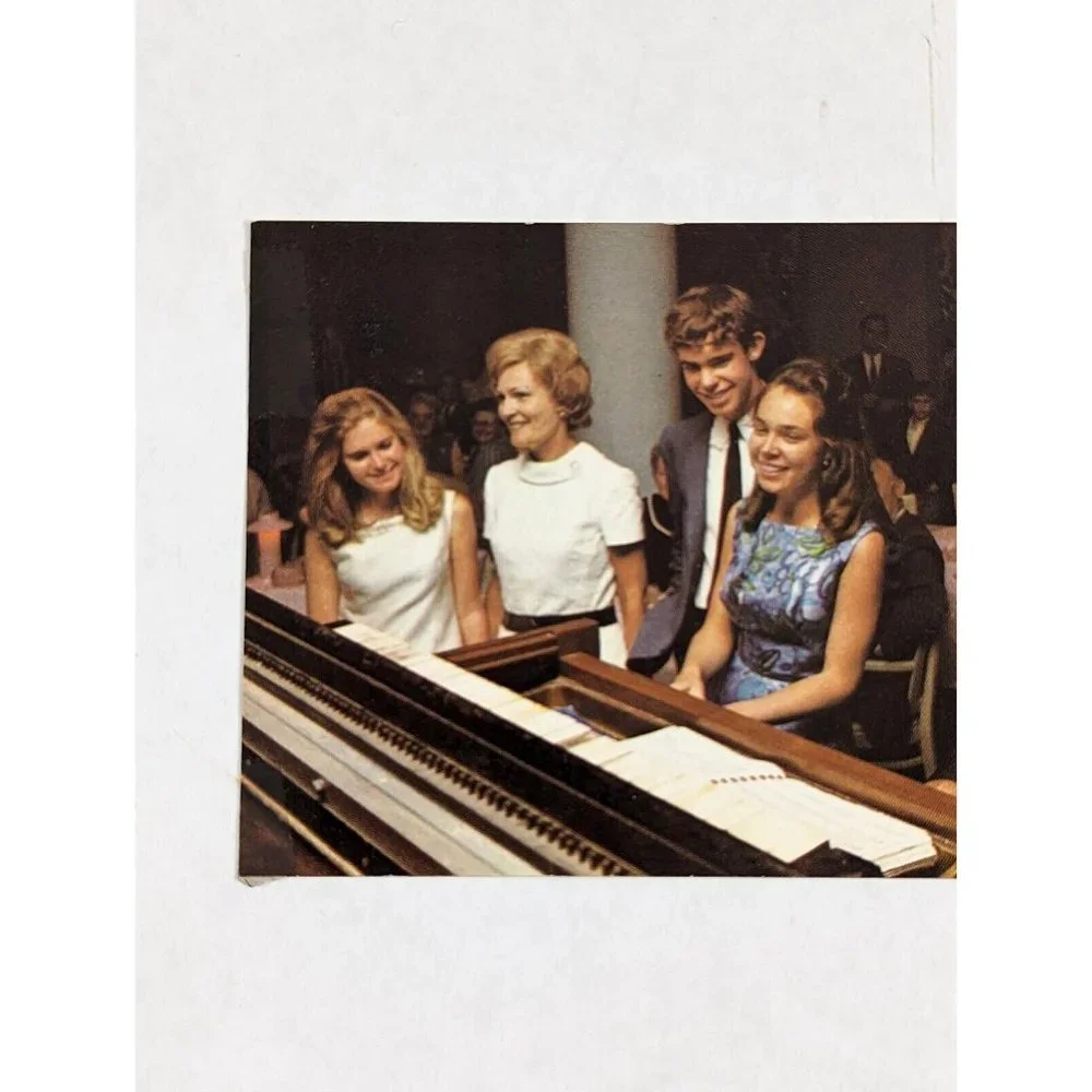 Vintage‎ Postcard Richard Nixon & Agnew 1972 Political Advertising Playing Piano